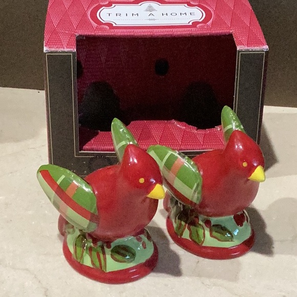 Trim A Home Moose and Cardinal Salt  & Pepper Shakers NIB - Picture 2 of 11